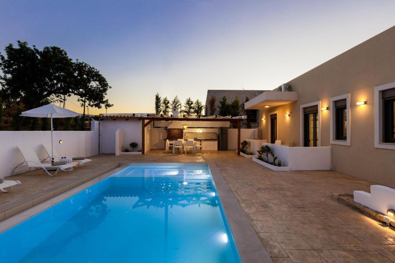 Aerin Villa, A Sublime Sanctuary, By Thinkvilla Roupai エクステリア 写真